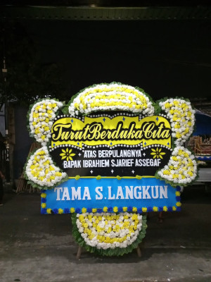 Papan Bunga Duka di Rembang